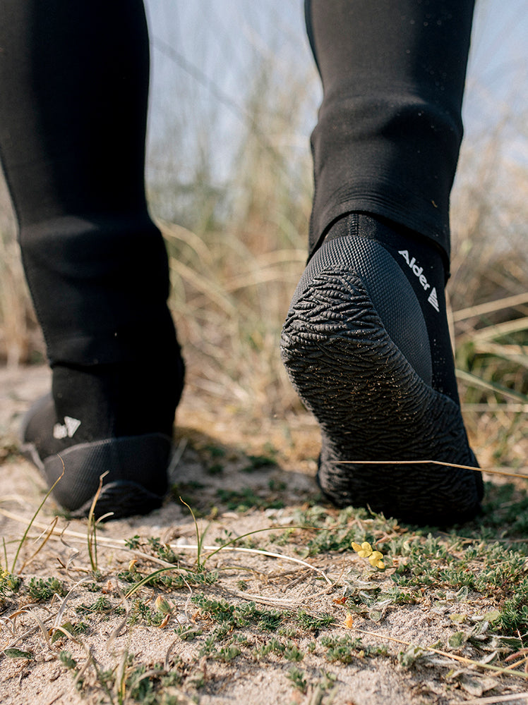 Alder Zipped 5mm Round Toe Boot